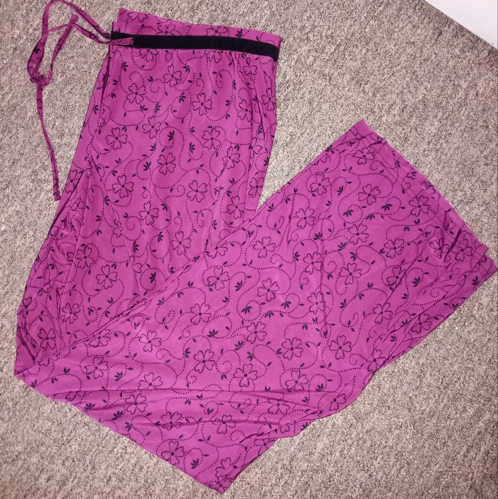 New purple and black floral print pajama pants size medium
